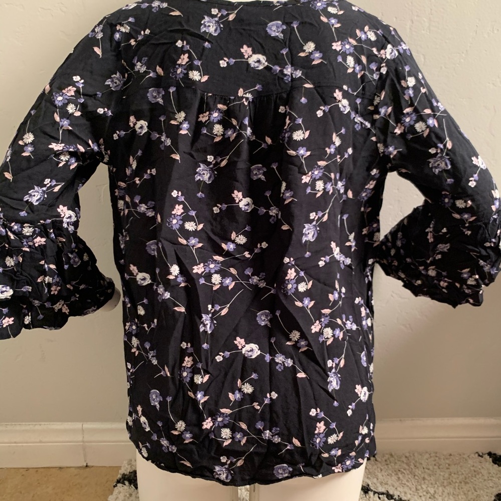 Shirt - Picture 3 of 4